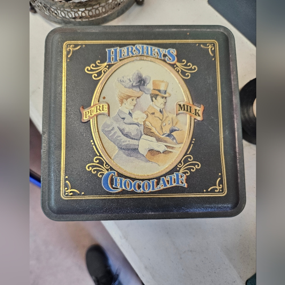 Hershey's Pure Chocolate Tin - Vintage #4 1898, Recreated 1995